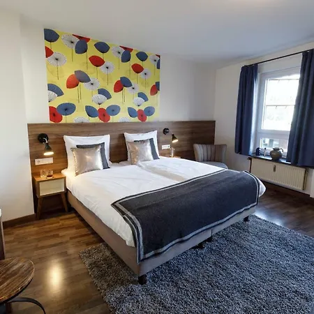 Hotel Koncept Zum Kostbaren Blut Cologne