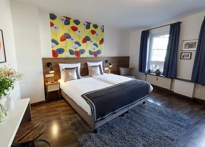 Hotel Koncept Zum Kostbaren Blut Cologne